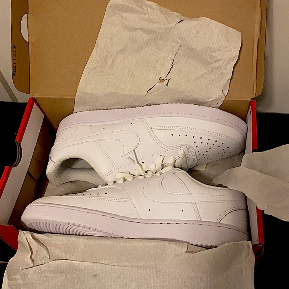 Nike court vision Low white